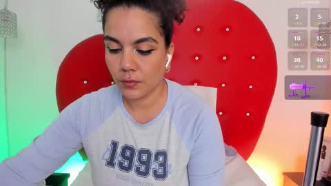 Snapshot of nicolette_rock chatting on 02.06.26 nicolette online show from 02.06.26