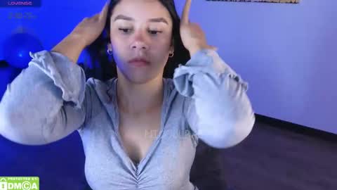 Nicoll  Independent model online show from 02.27.26