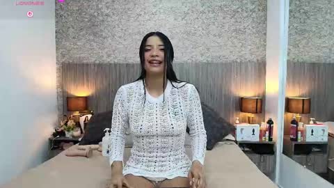 Nicolle Alvarez online show from 03.23.26