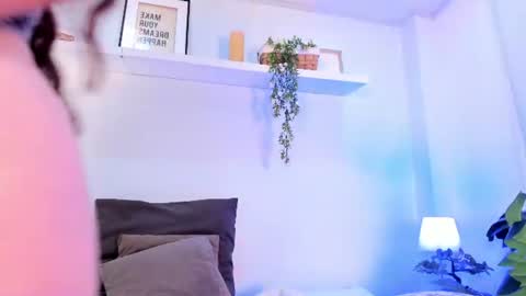 nicolle_evanss_ online show from 06.25.26
