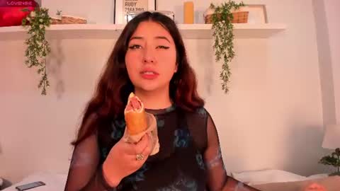 nicolle_evanss_ online show from 06.27.26