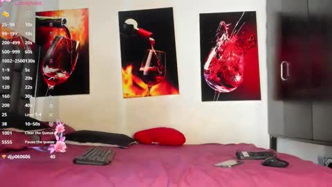 nicolle_hanks1 online show from 09.25.25