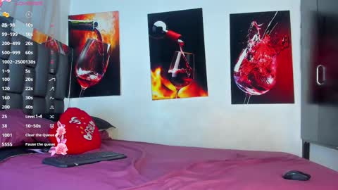 nicolle_hanks1 online show from 09.26.25