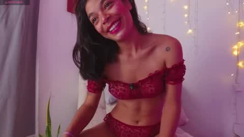 Snapshot of nicolle_swt chatting on 05.20.26 Nicolle online show from 05.20.26