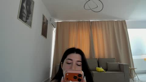 Nicolle online show from 06.04.26