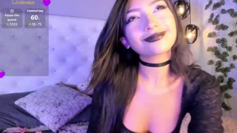 Nicolle online show from 03.26.26