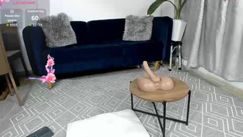 Snapshot of nicollelima chatting on 09.30.25 Nicolle Lima online show from 09.30.25