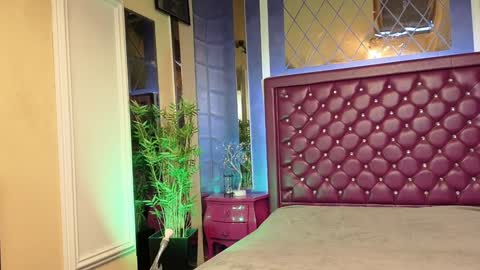 Nicolle online show from 12.10.24