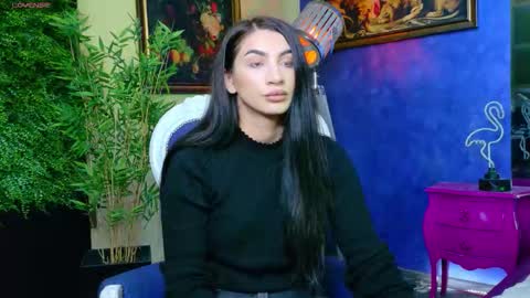 Nicolle online show from 11.11.25