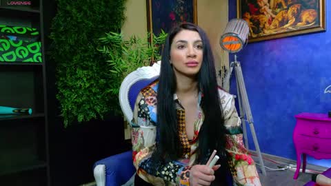 Nicolle online show from 04.11.26