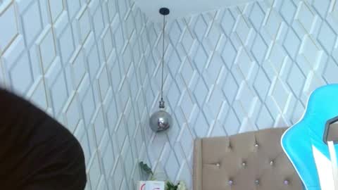 Nicolle Miley online show from 02.19.25