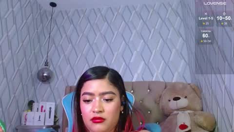 Nicolle Miley online show from 02.27.25