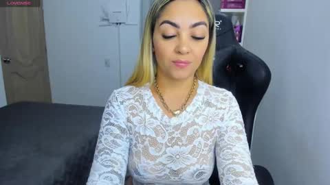 Snapshot of nicolporto chatting on 10.03.25 Nicol online show from 10.03.25