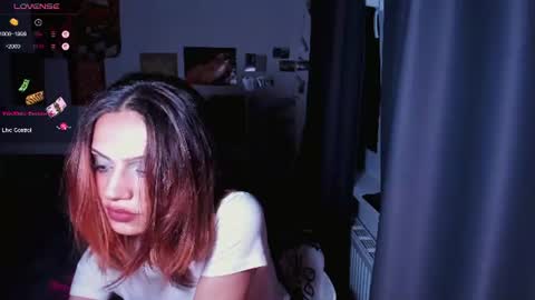 Snapshot of nightfloatt chatting on 07.03.26 Daisy online show from 07.03.26