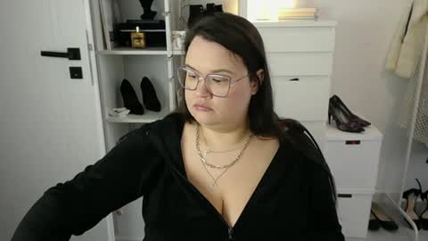 Holly online show from 03.26.26