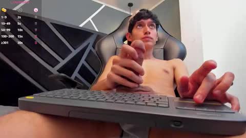 Snapshot of niick_carter chatting on 11.27.25 Nick online show from 11.27.25