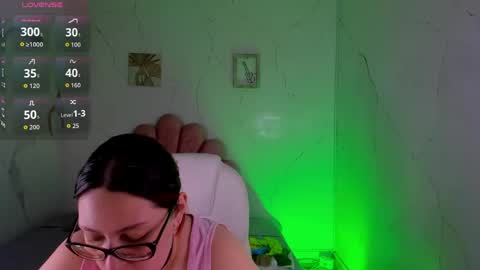 Snapshot of niickyjones chatting on 04.18.26 Anni online show from 04.18.26