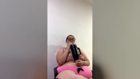 Snapshot of niickyjones chatting on 04.21.26 Anni online show from 04.21.26