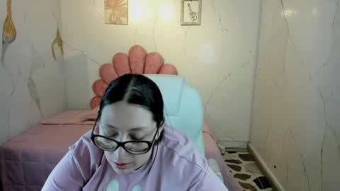 Snapshot of niickyjones chatting on 04.27.26 Anni online show from 04.27.26