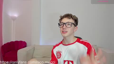 Snapshot of niico_18 chatting on 12.30.24 Nicolas Mucci online show from 12.30.24