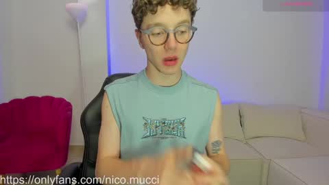 Snapshot of niico_18 chatting on 02.04.25 Nicolas Mucci online show from 02.04.25