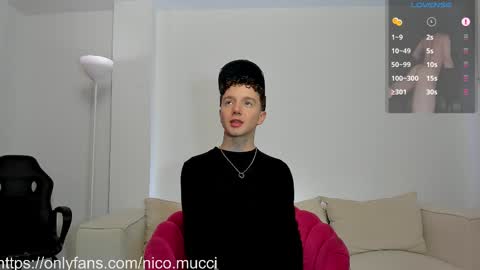 Snapshot of niico_18 chatting on 03.08.25 Nicolas Mucci online show from 03.08.25