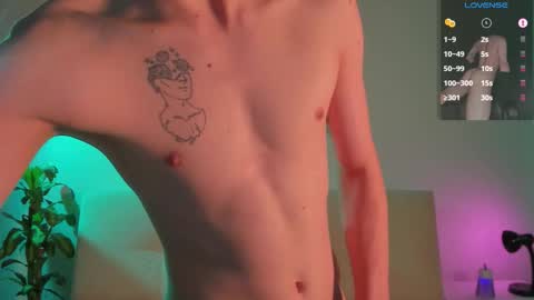 Snapshot of niico_18 chatting on 10.21.25 Nicolas Mucci online show from 10.21.25