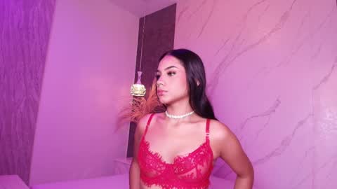 Snapshot of niicole_taylor chatting on 02.08.26 Nicole online show from 02.08.26