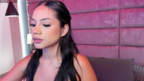 Snapshot of niicole_taylor chatting on 04.13.26 Nicole online show from 04.13.26