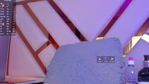 Nicolle  online show from 02.06.26