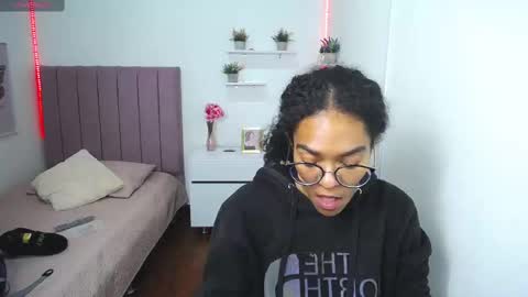          online show from 03.10.25