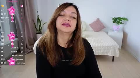 Snapshot of nika_light chatting on 10.14.25 Nika light online show from 10.14.25