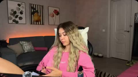 Snapshot of nika_lodge_official chatting on 07.11.26 Russian sweet baby online show from 07.11.26