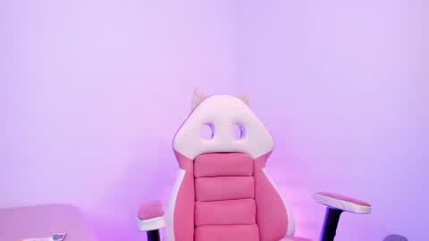 Nikii  online show from 02.05.25