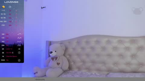 Snapshot of nikiibrooks chatting on 03.02.25 Niikii online show from 03.02.25