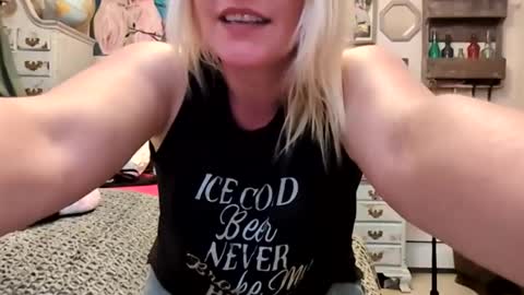 Snapshot of nikki32313 chatting on 05.06.26 nikki32313 online show from 05.06.26