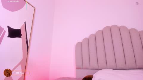 Snapshot of nikki_angel_ chatting on 02.14.26 NIkki Angel online show from 02.14.26