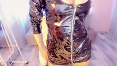 Snapshot of nikki_blondiee chatting on 01.09.25 nikki_blondiee online show from 01.09.25