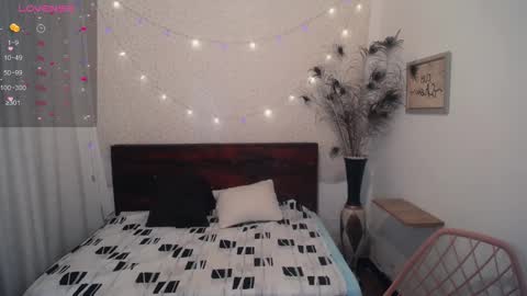 NikkieMilky online show from 01.11.25