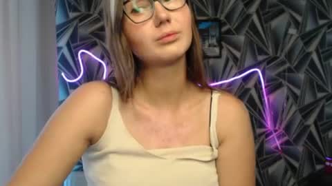 Snapshot of nikkikiss___ chatting on 06.10.26 nikkikiss___ online show from 06.10.26