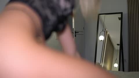 Snapshot of nikkimagic chatting on 11.13.25 Nicole online show from 11.13.25