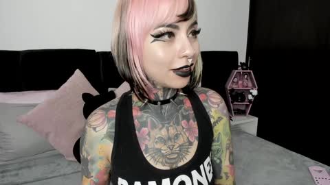 Nikki Ramone   online show from 02.07.25