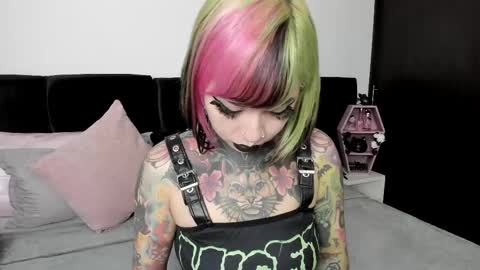 Nikki Ramone   online show from 02.09.25