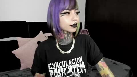 Nikki Ramone   online show from 02.28.25