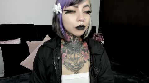 Nikki Ramone   online show from 03.04.25