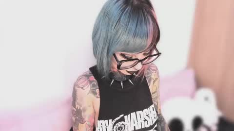 Nikki Ramone   online show from 10.02.25