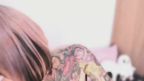 Nikki Ramone   online show from 10.08.25