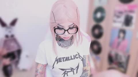 Nikki Ramone   online show from 01.15.26