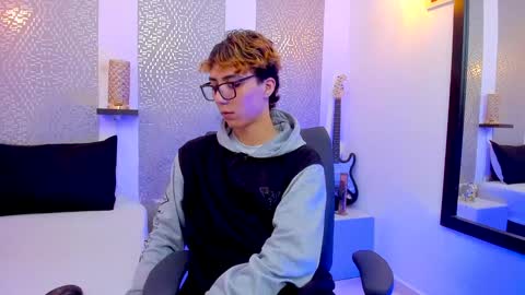    online show from 01.08.25