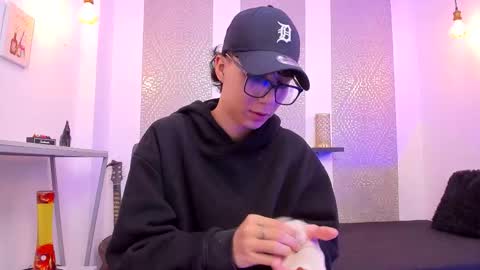    online show from 09.22.25